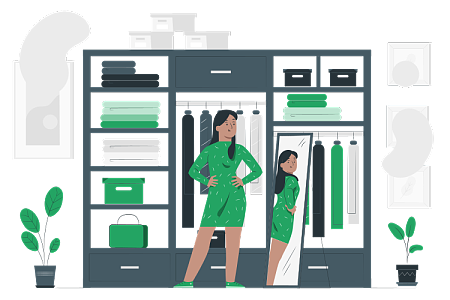 女子在服裝店試衣間鏡子里看連衣裙的穿著效果